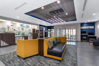 Hotel La Quinta Inn & Suites Tampa Central photo 3
