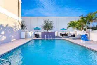 Hotel La Quinta Inn & Suites Tampa Central photo 4