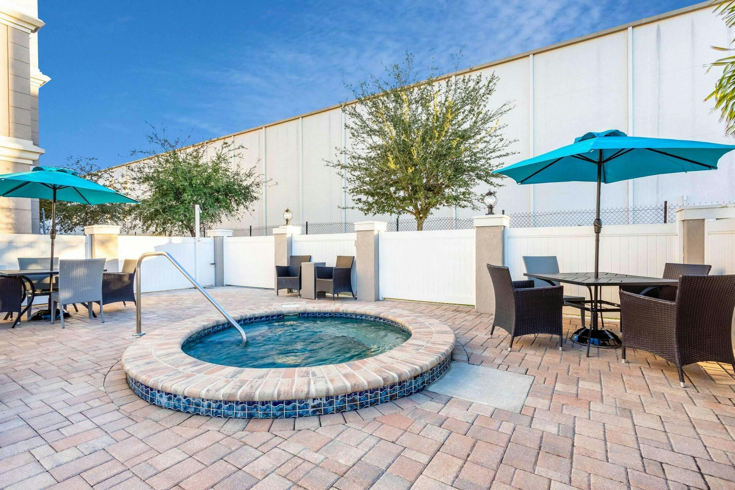 Hotel La Quinta Inn & Suites Tampa Central photo 5