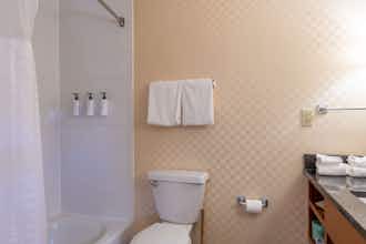 Hotel Port Inn and Suites Portsmouth, Ascend Hotel Collection photo 2