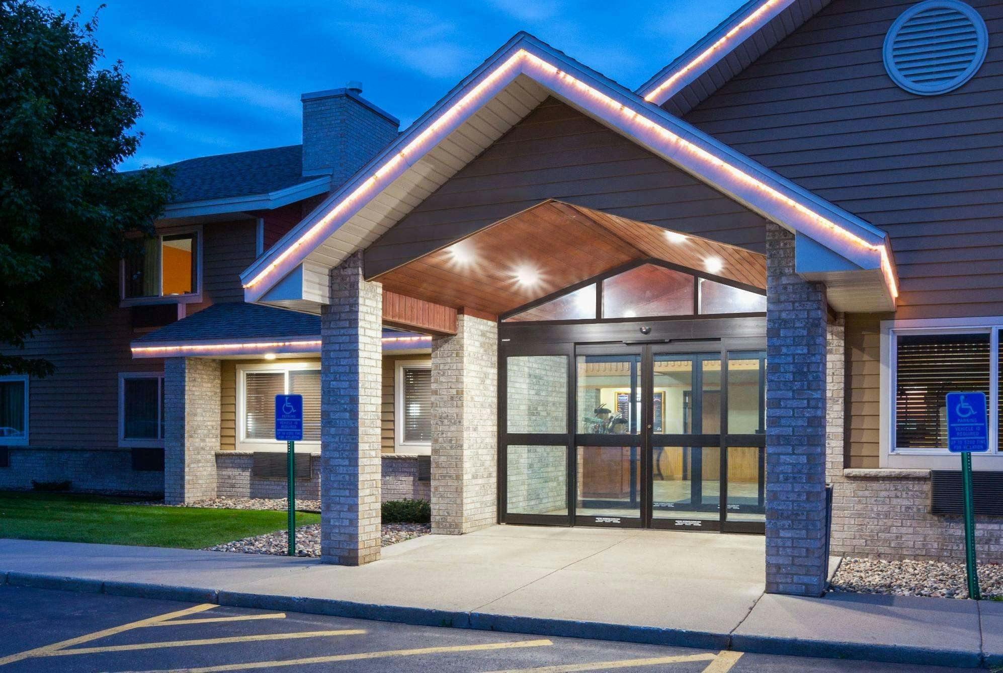 Hotel AmericInn Sartell photo 1