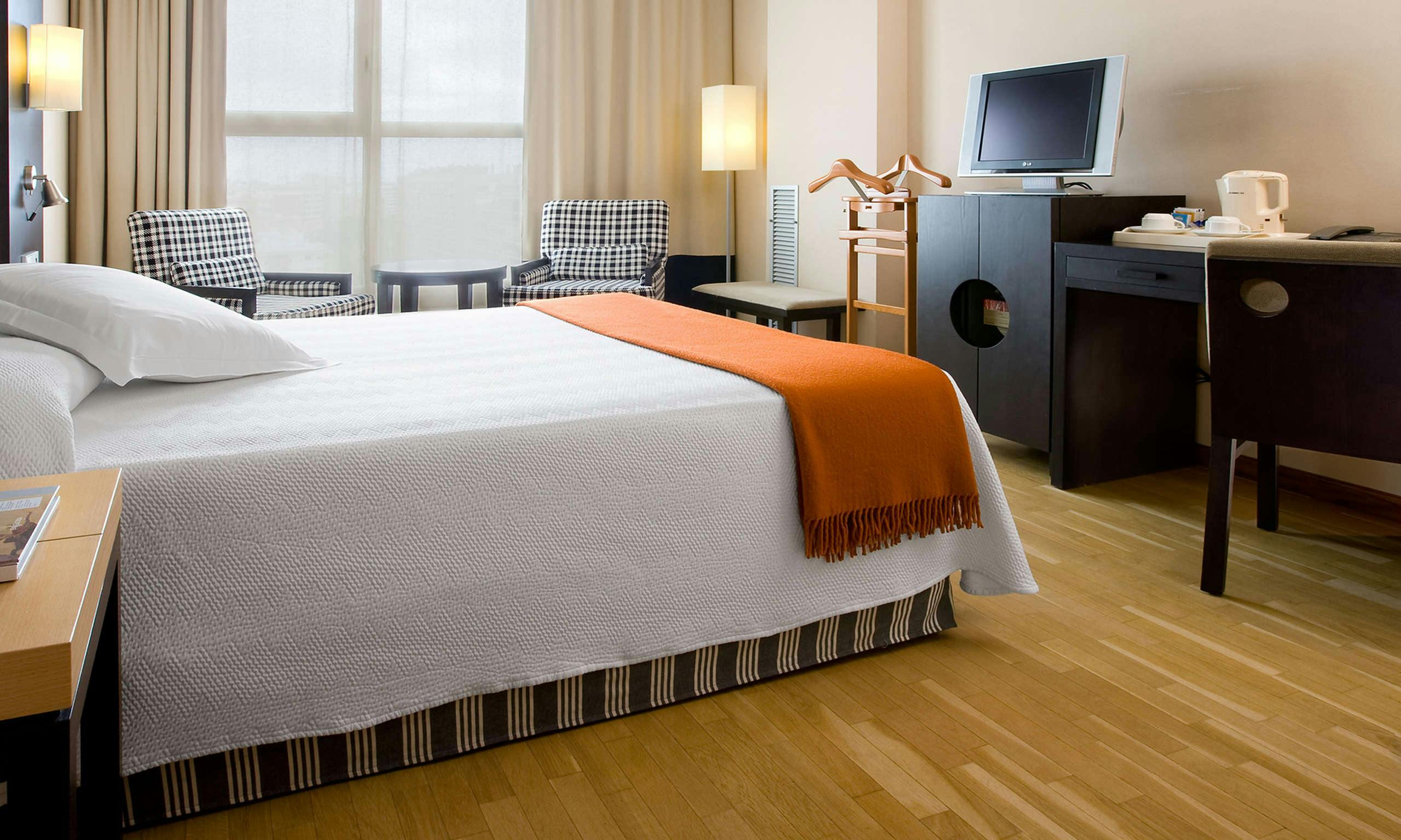 Hotel NH Valencia Center photo 1