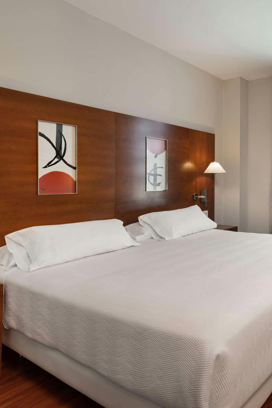 Hotel NH Valencia Las Artes photo 1