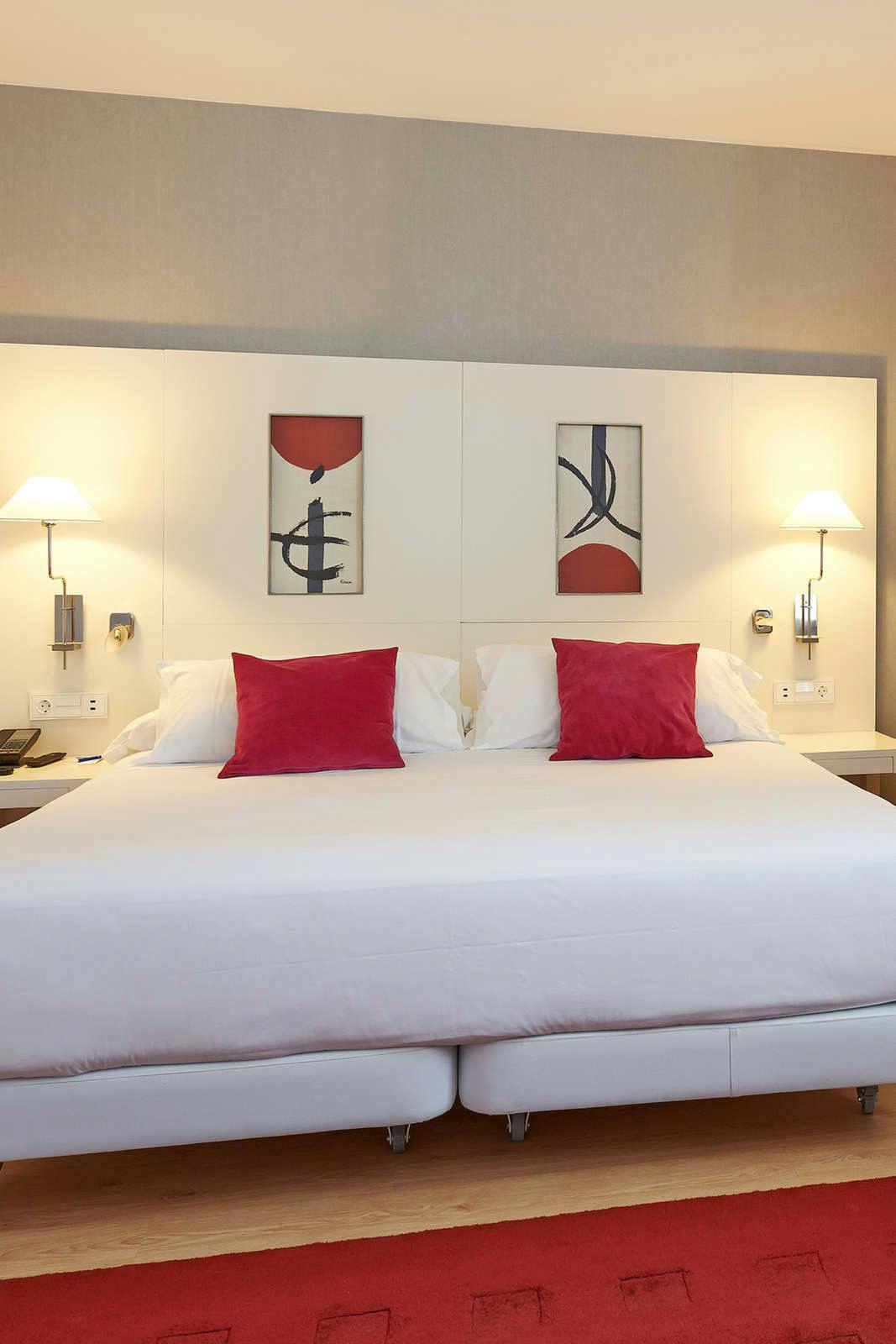 Hotel NH Valencia Las Artes photo 2