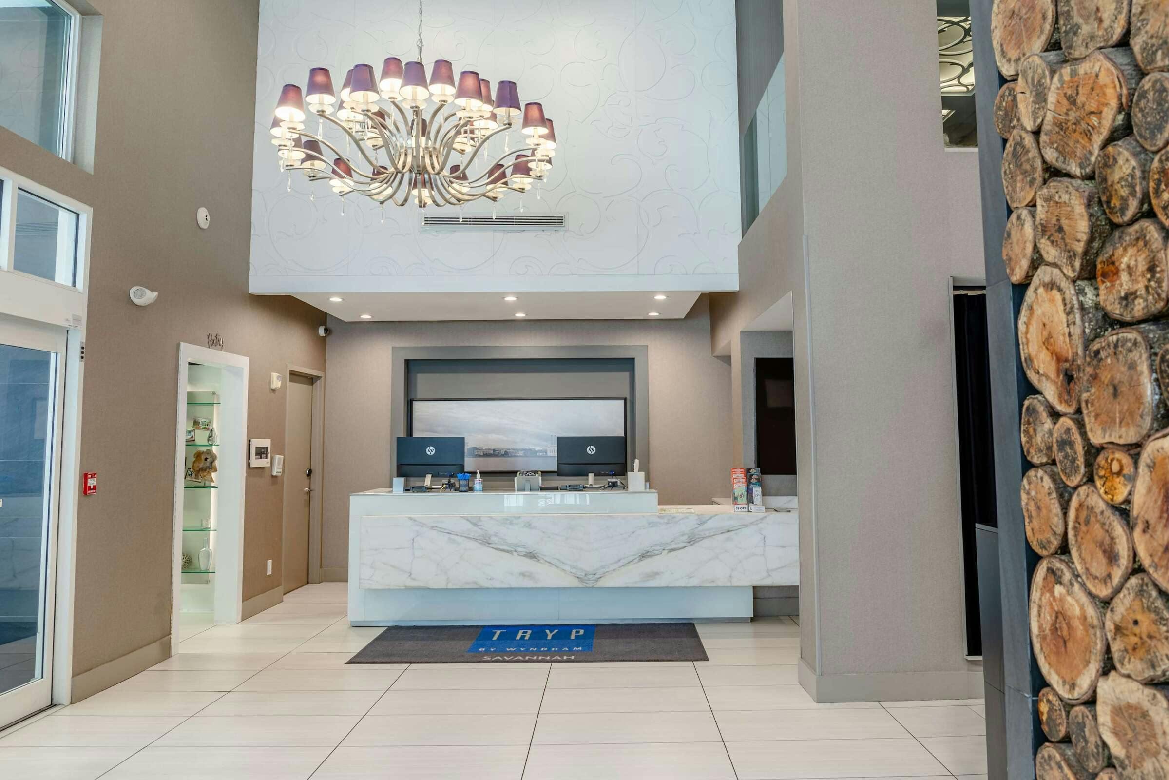 Hotel TRYP Savannah Downtown photo 2