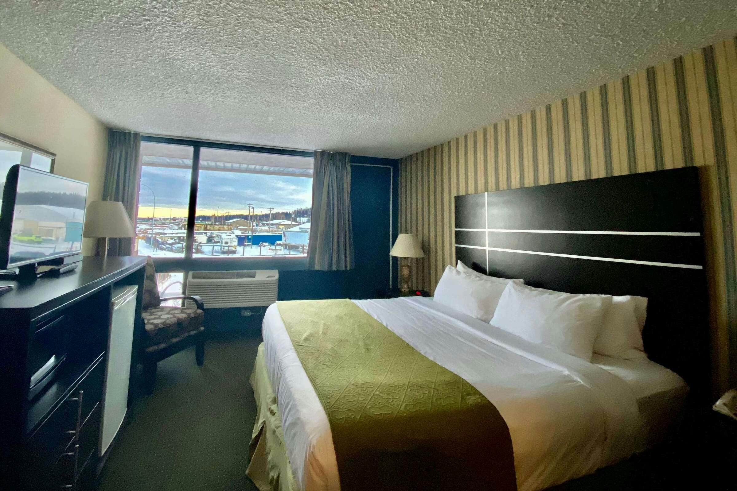 Hotel Ramada Whitecourt photo 2