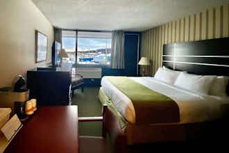 Hotel Ramada Whitecourt photo 3