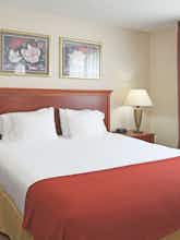 Hotel Holiday Inn Express Marshall photo 1