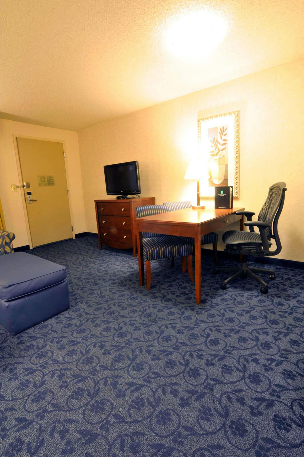 Hotel Embassy Suites By Hilton Cincinnati Rivercenter photo 3