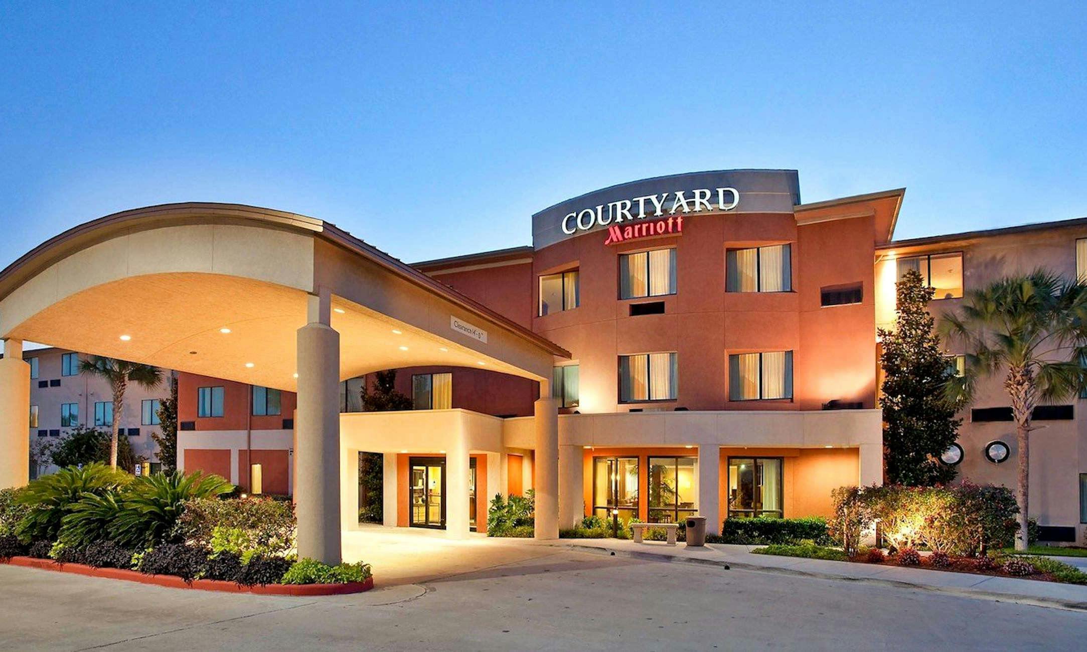 Courtyard Wall at Monmouth Shores Corporate Park