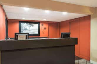 Hotel Super 8 Kelowna BC photo 1