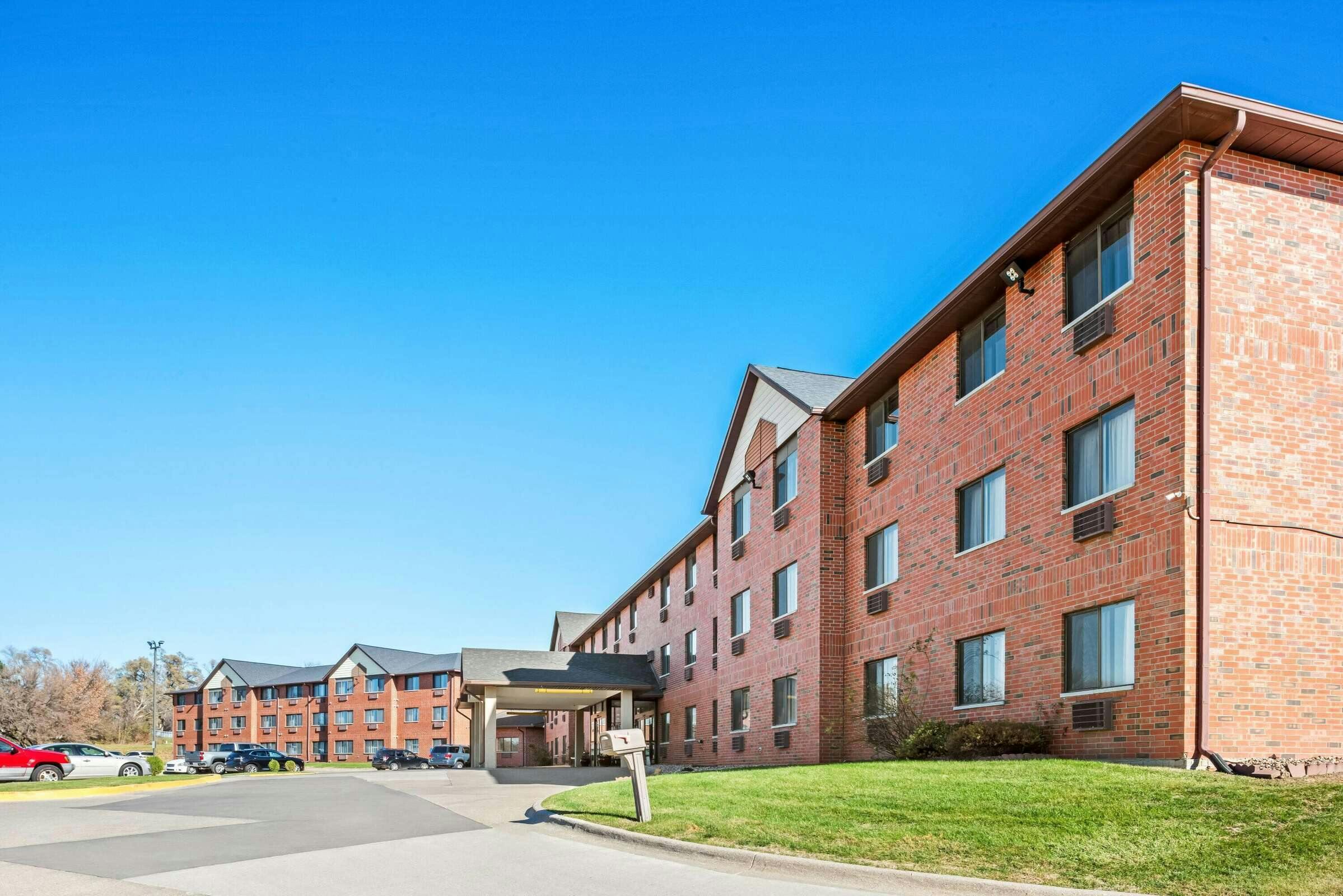 Days Inn and Suites Des Moines
