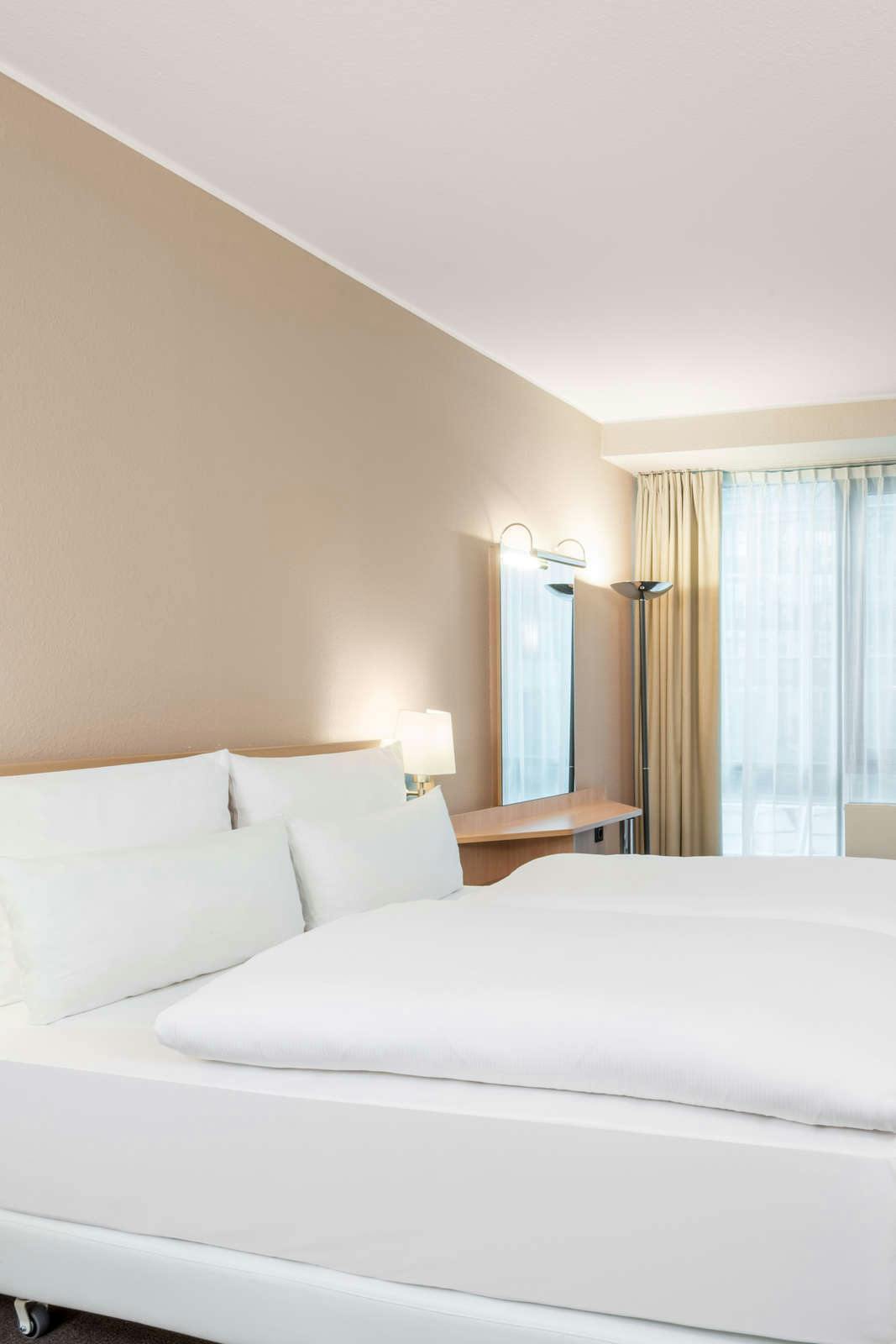 Hotel NH Düsseldorf City photo 2