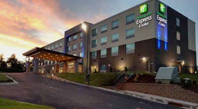 Holiday Inn Express & Suites Charlotte NE - University Area