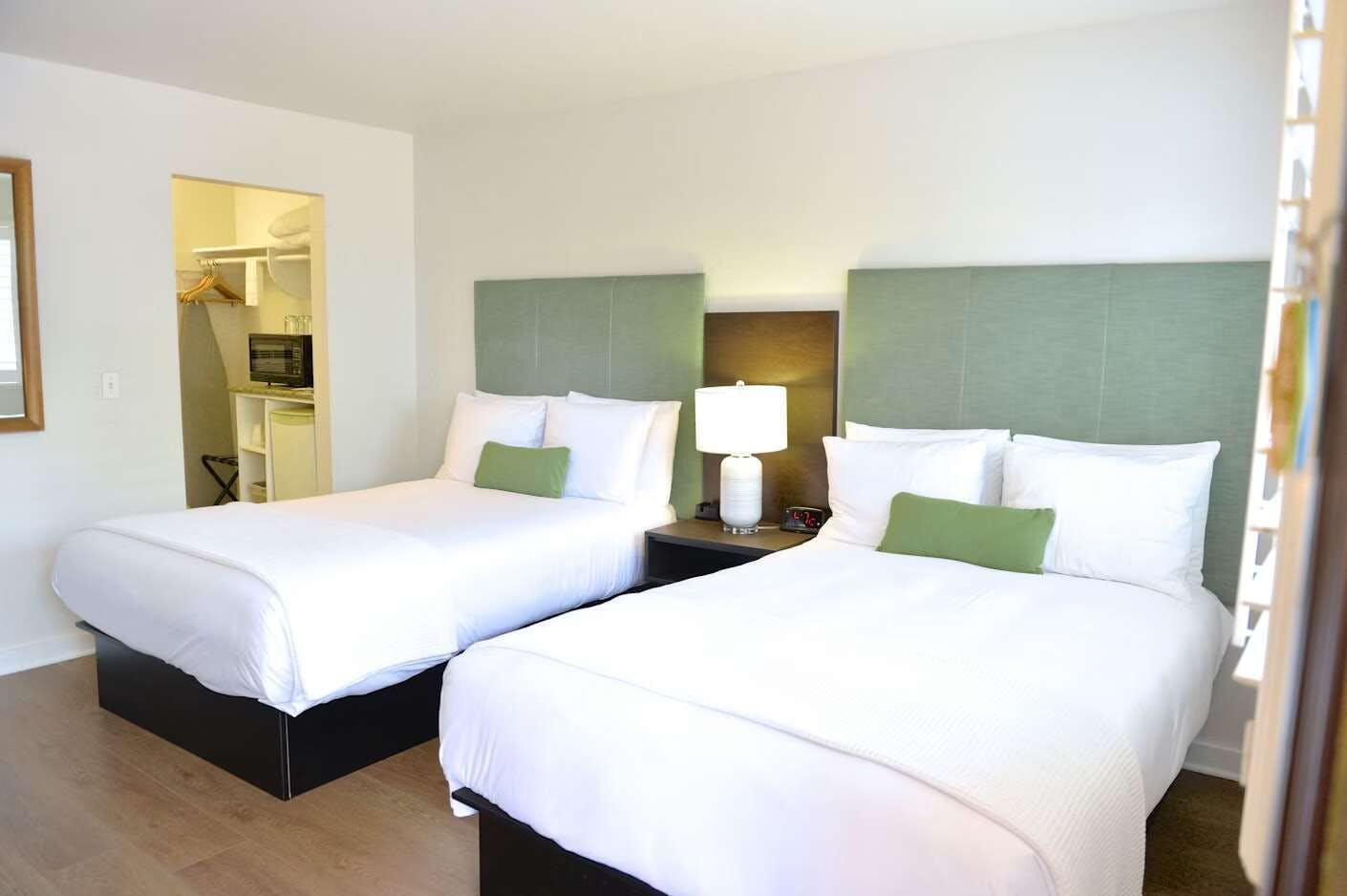 Hotel Crown City Inn photo 1