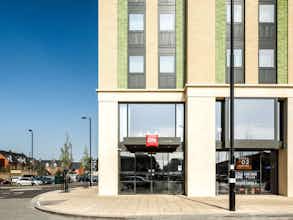 Hotel Ibis Cambridge Central Station photo 2