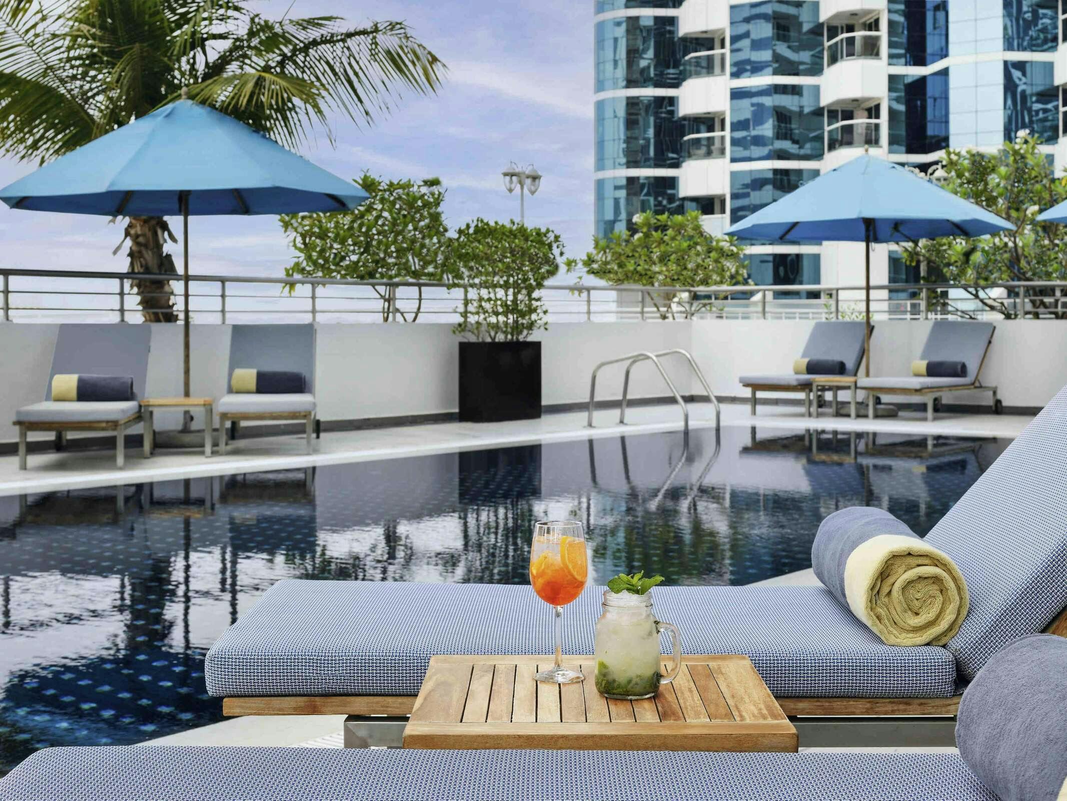 MOVENPICK JUMEIRAH LAKES TOWER