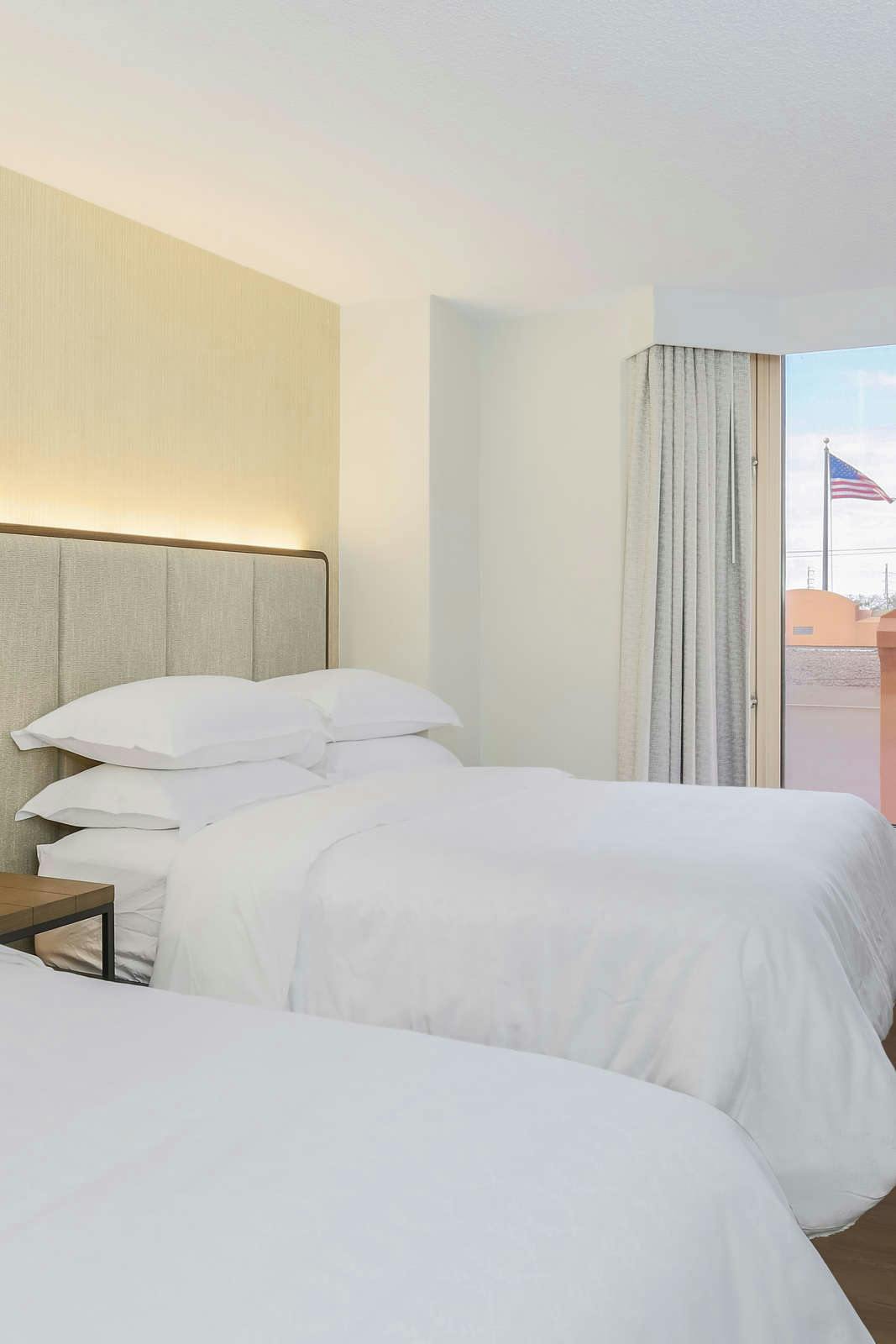 Hotel Sheraton Suites Market Center Dallas photo 3