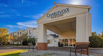 Charlevoix Inn & Suites Sure Stay Collection By Best Western