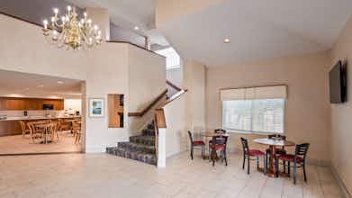 Hotel Charlevoix Inn & Suites Sure Stay Collection By Best Western photo 3