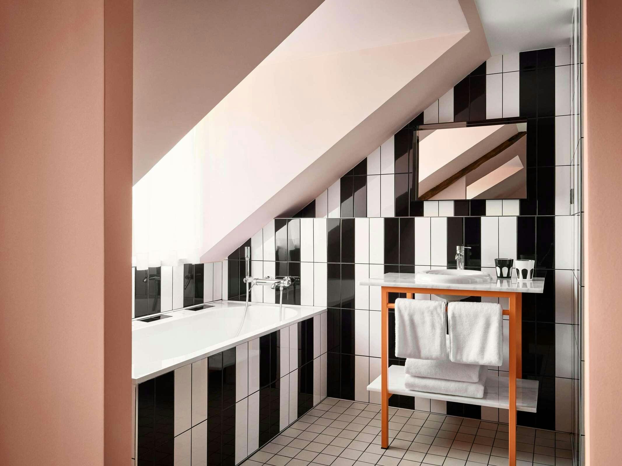 Hotel Mama Shelter Rennes photo 2