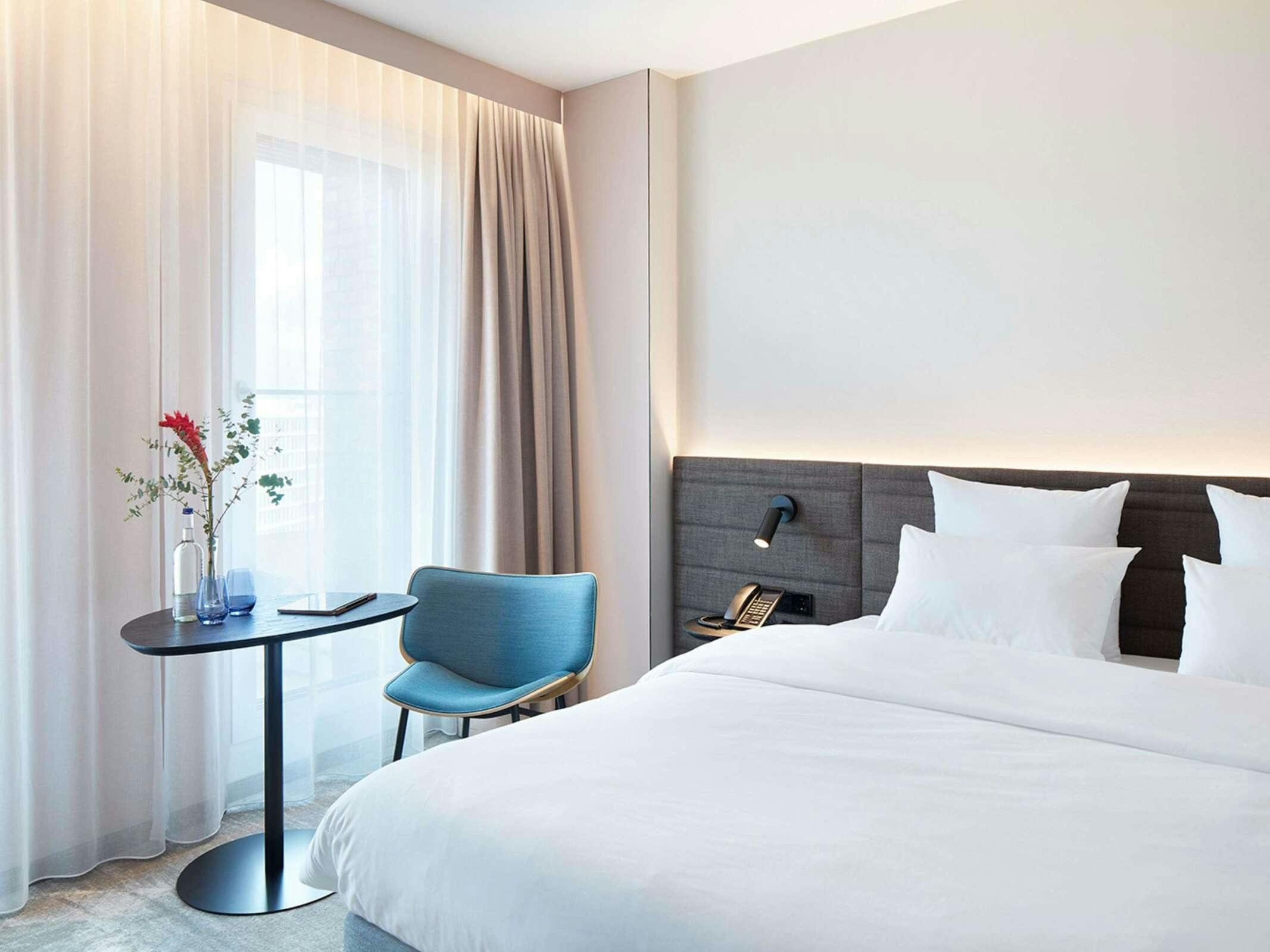 Hotel Novotel Hamburg Central Station photo 2