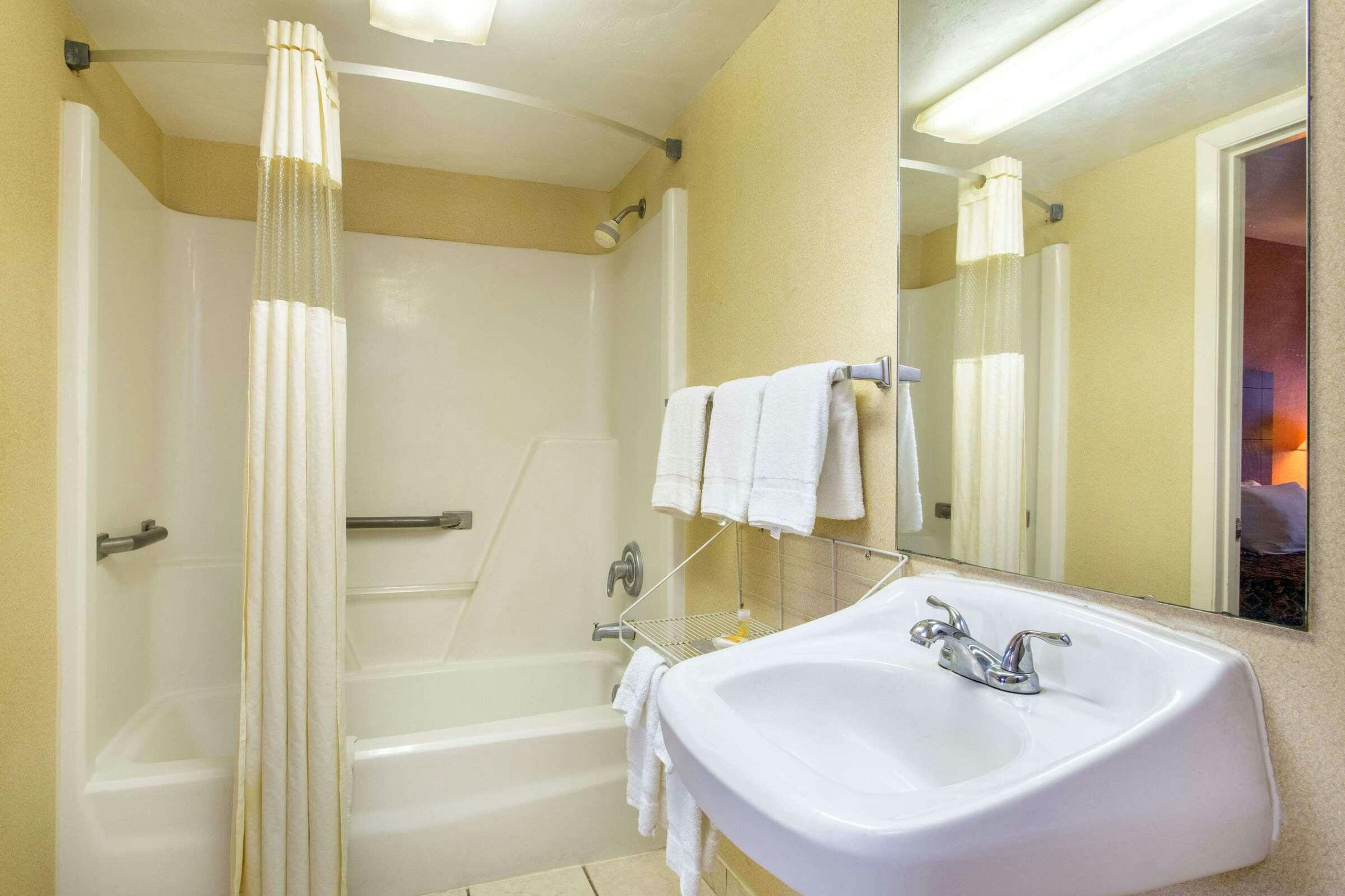 Hotel Days Inn Lake City I-10 photo 5