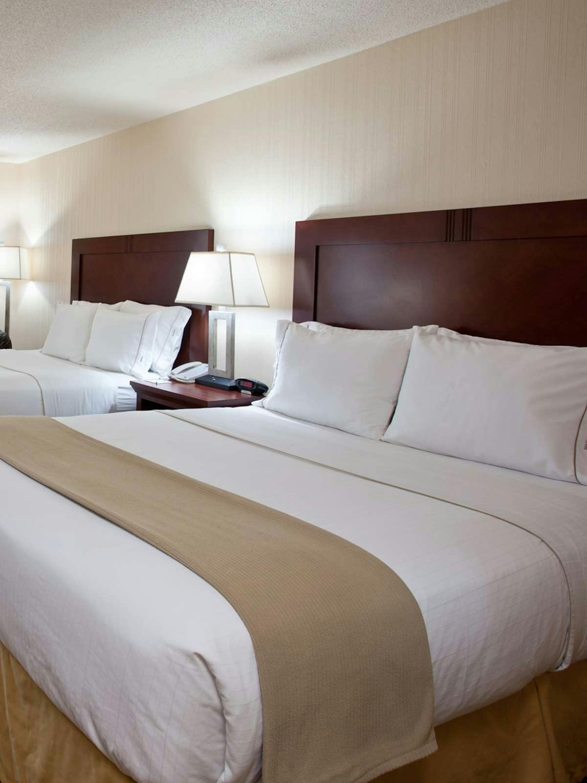 Hotel Holiday Inn Express Meadville photo 1