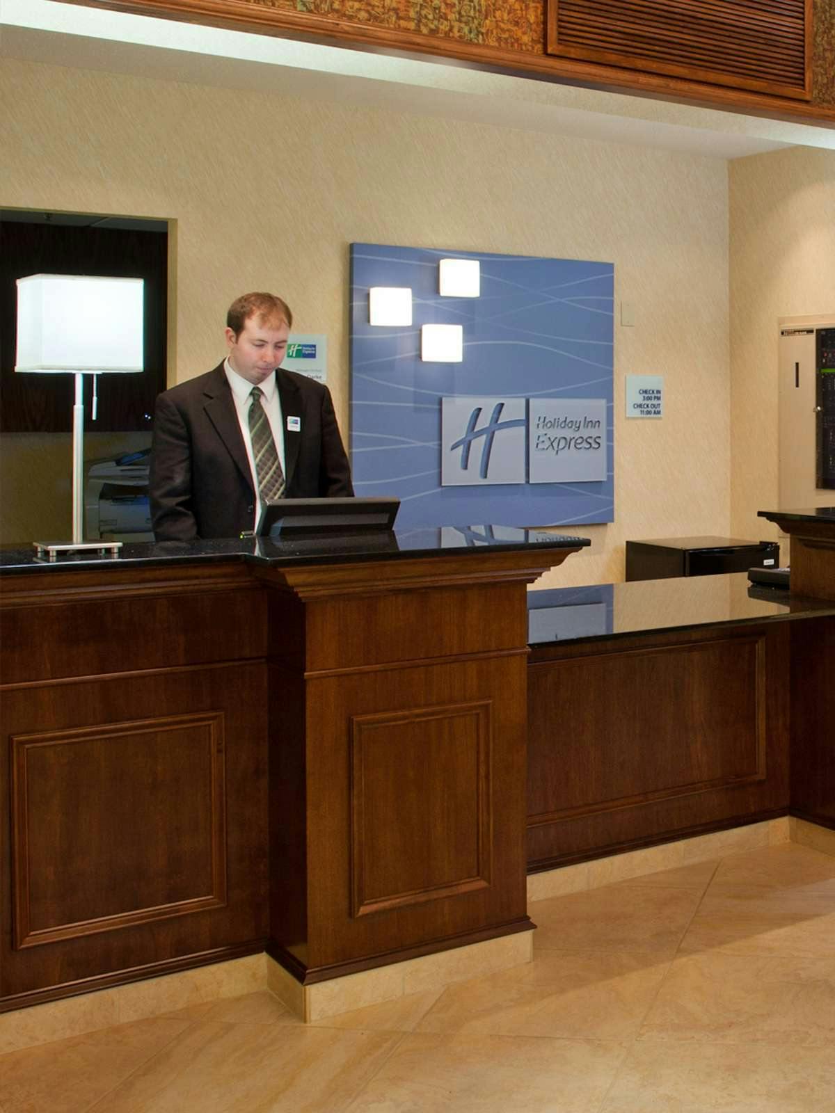 Hotel Holiday Inn Express Meadville photo 4