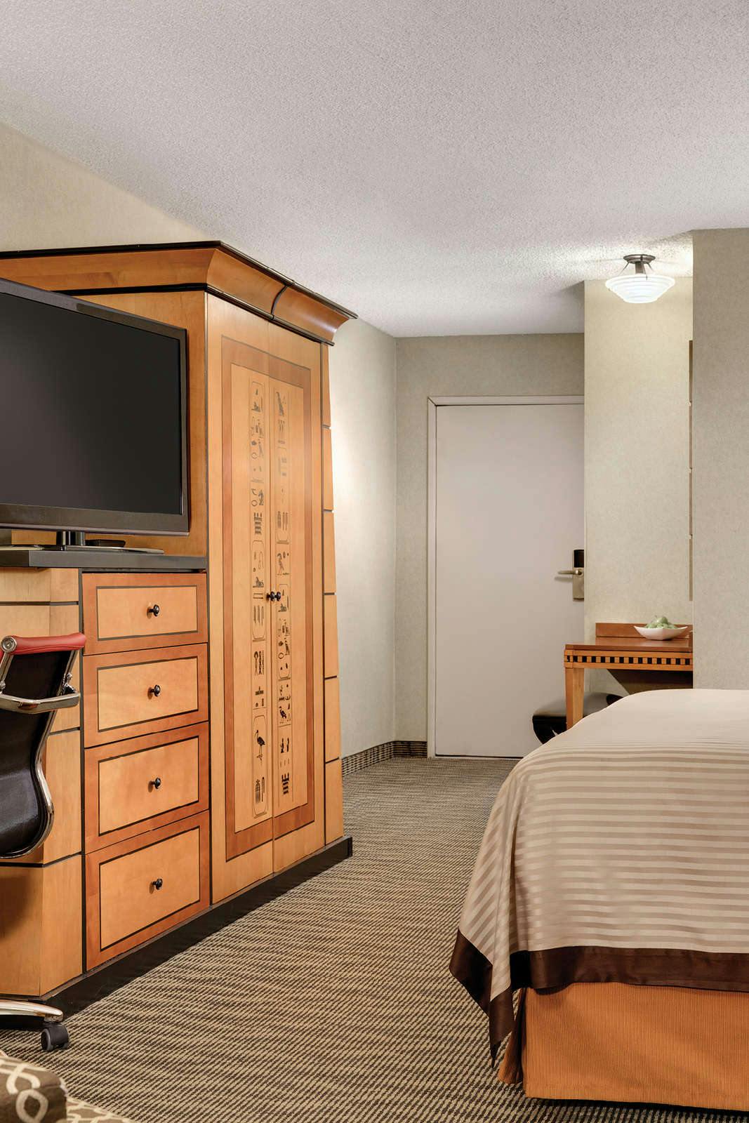 Luxor Hotel And Casino Las Vegas Center Strip Old