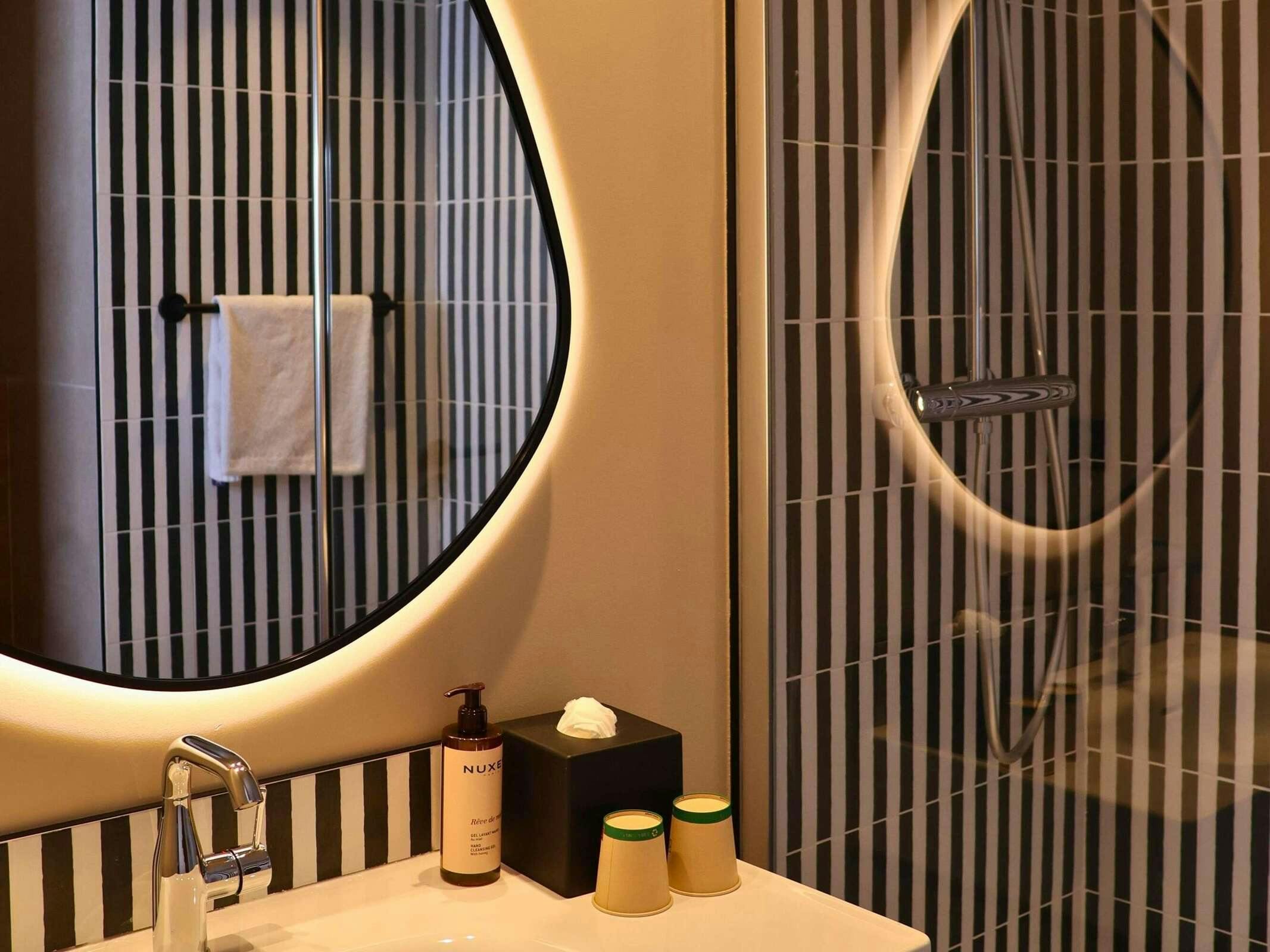 Hotel Mercure Nice Promenade Des Anglais photo 5