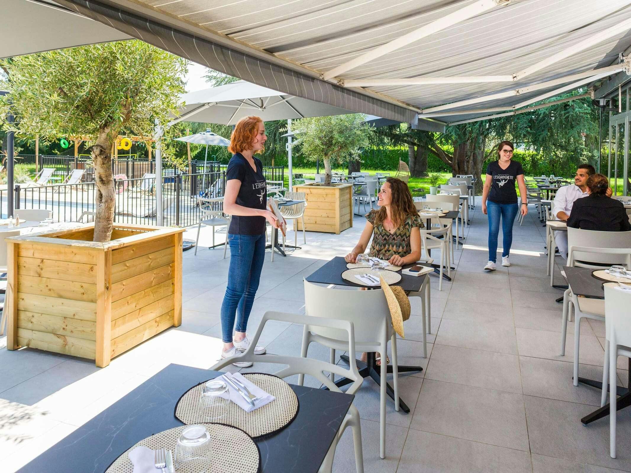 Hotel Novotel Pau Lescar photo 1