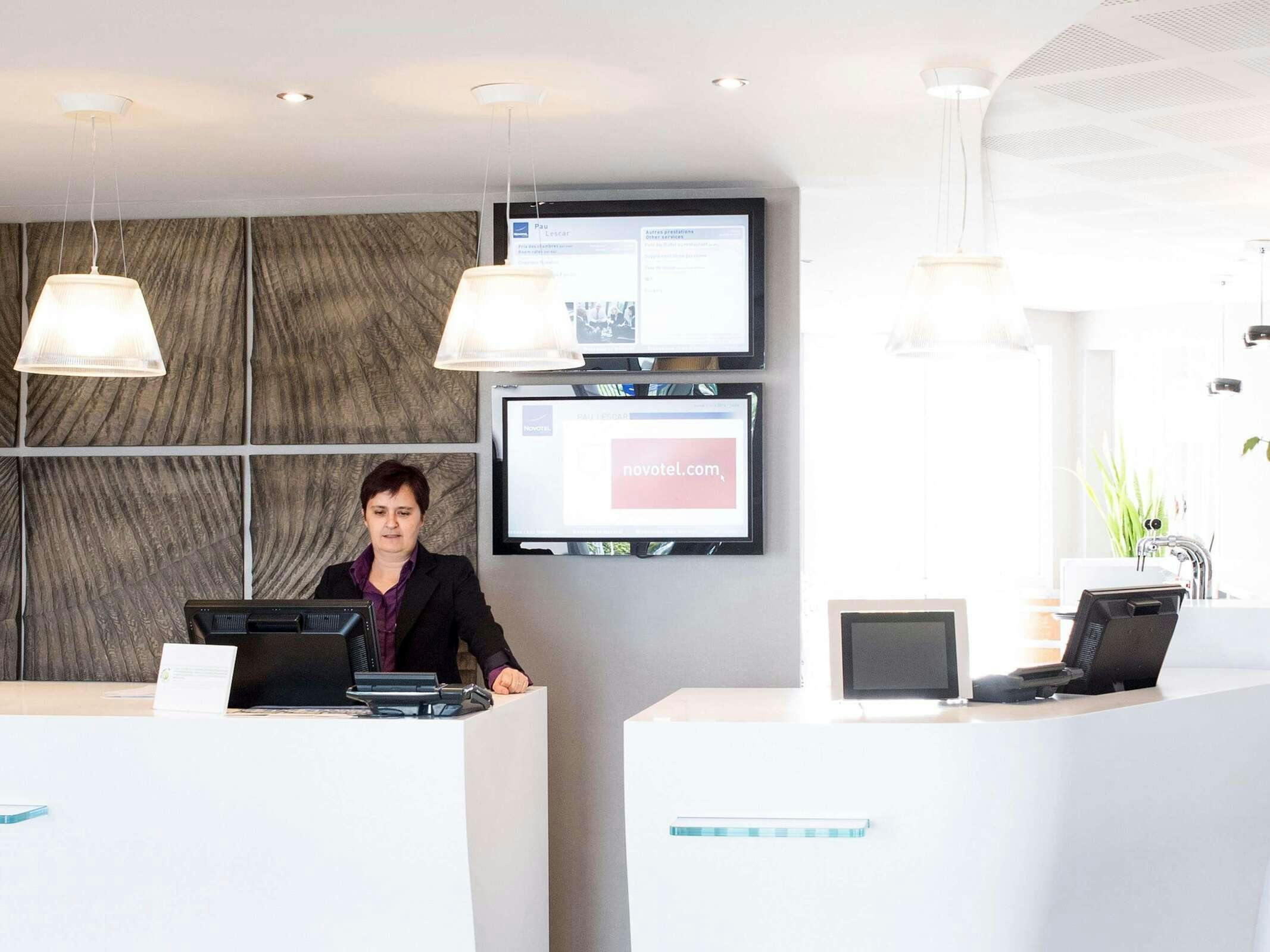 Hotel Novotel Pau Lescar photo 4