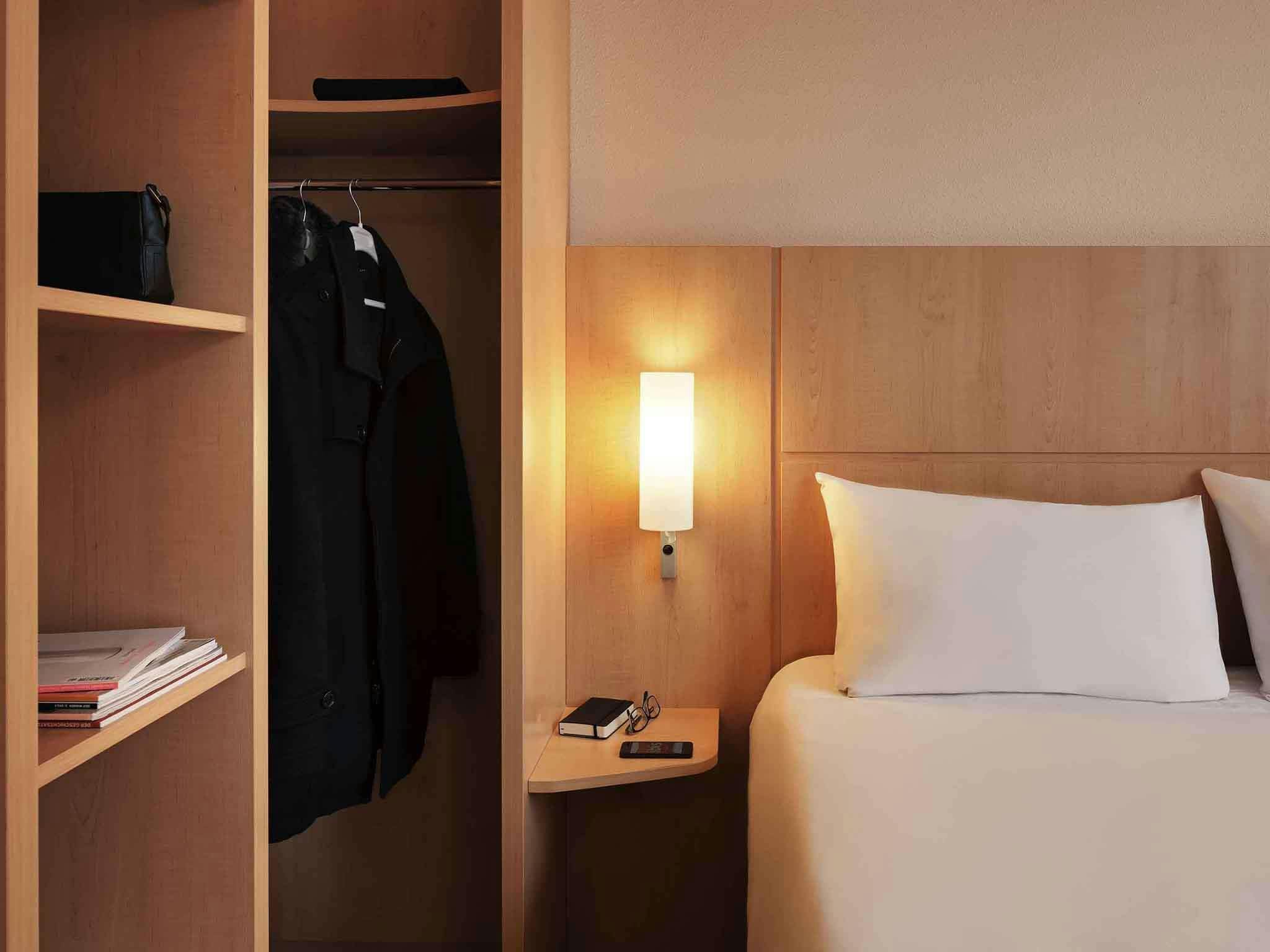 Hotel Ibis Nuernberg Altstadt photo 4