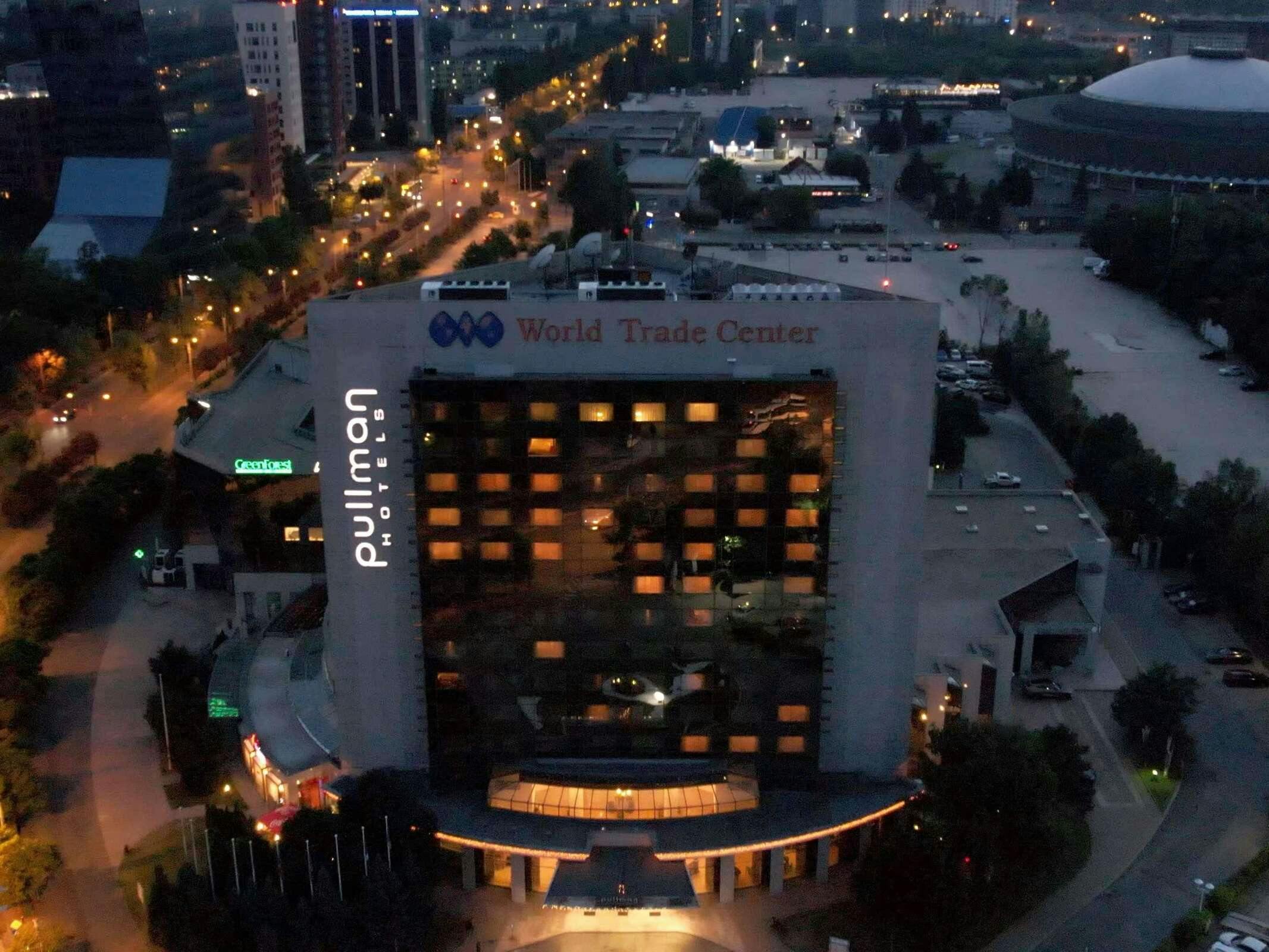 Hotel Pullman Bucharest World Trade Center photo 5