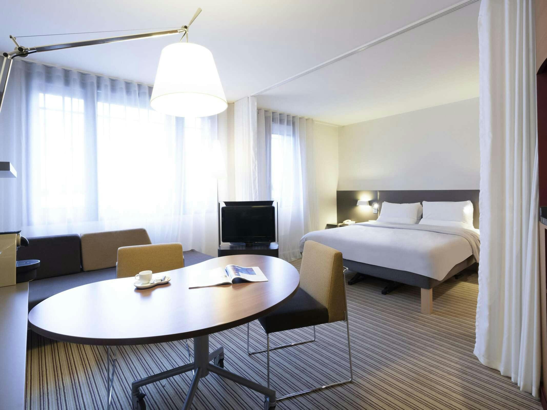 Hotel Novotel Suites Paris Montreuil Vincennes photo 1