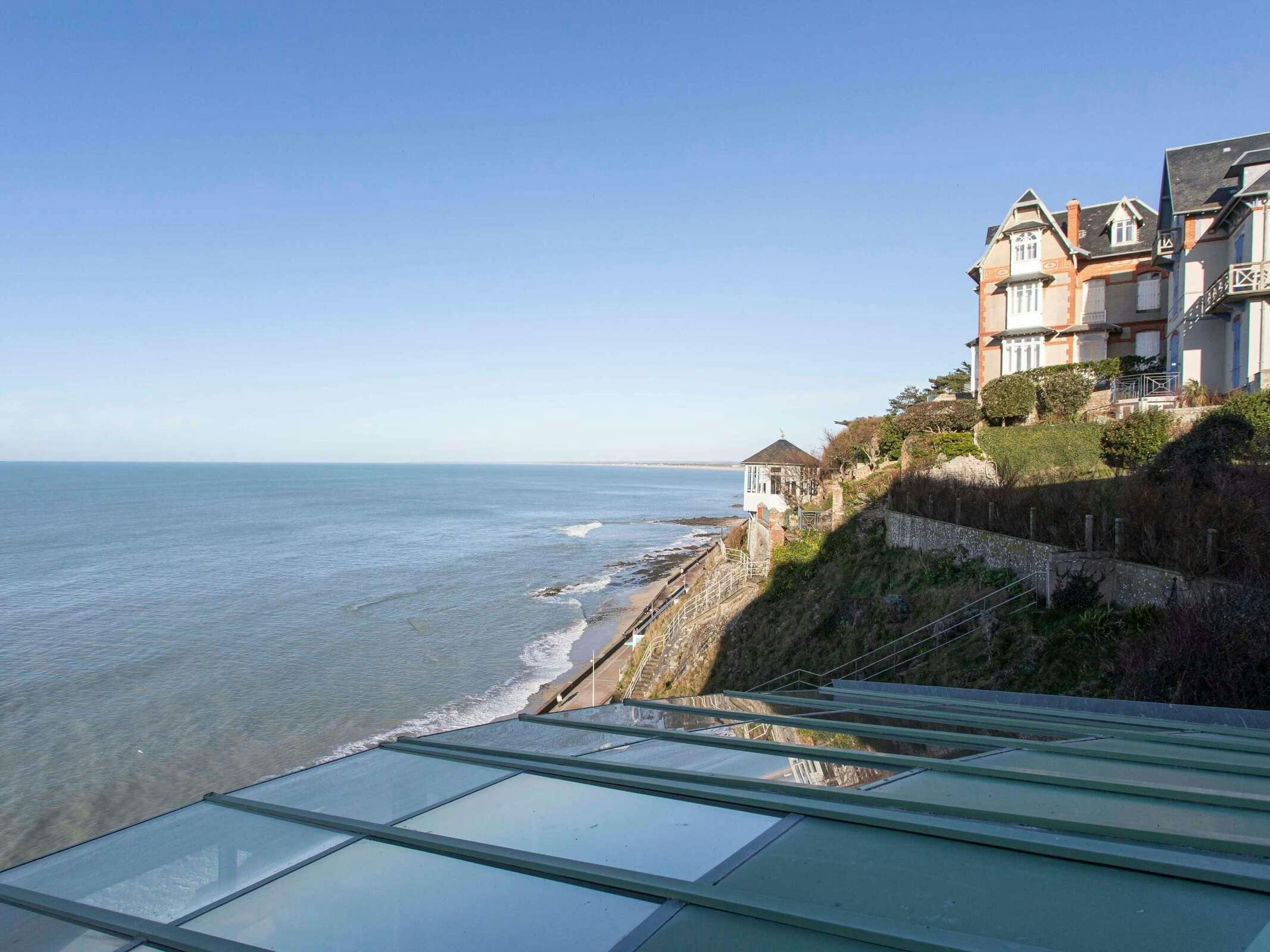 Hotel Hôtel Mercure Granville Le Grand Large photo 4