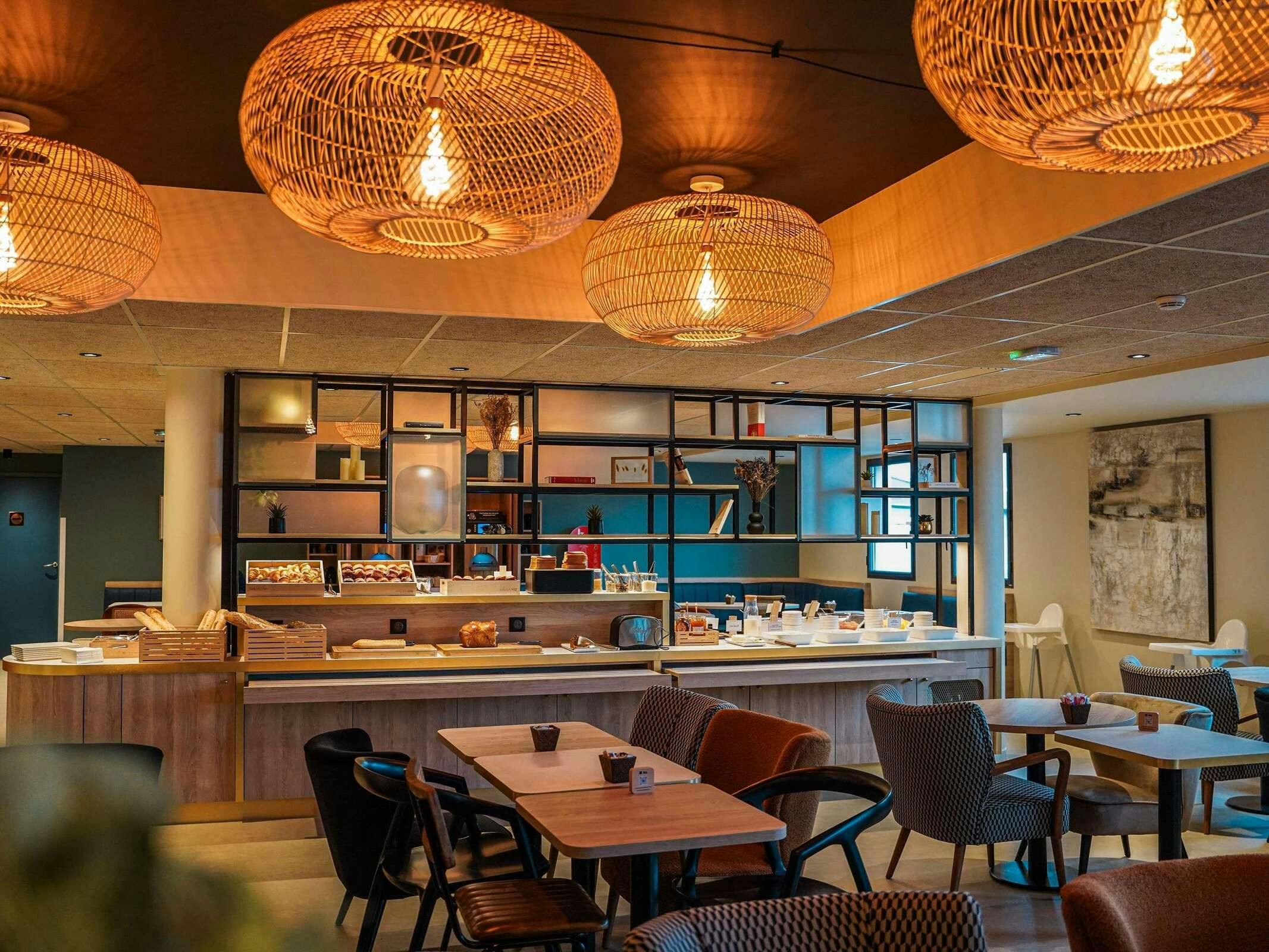 Hotel Ibis Bayeux Port En Bessin photo 3