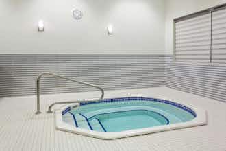 Hotel Wyndham Garden Edmonton Airpor photo 1