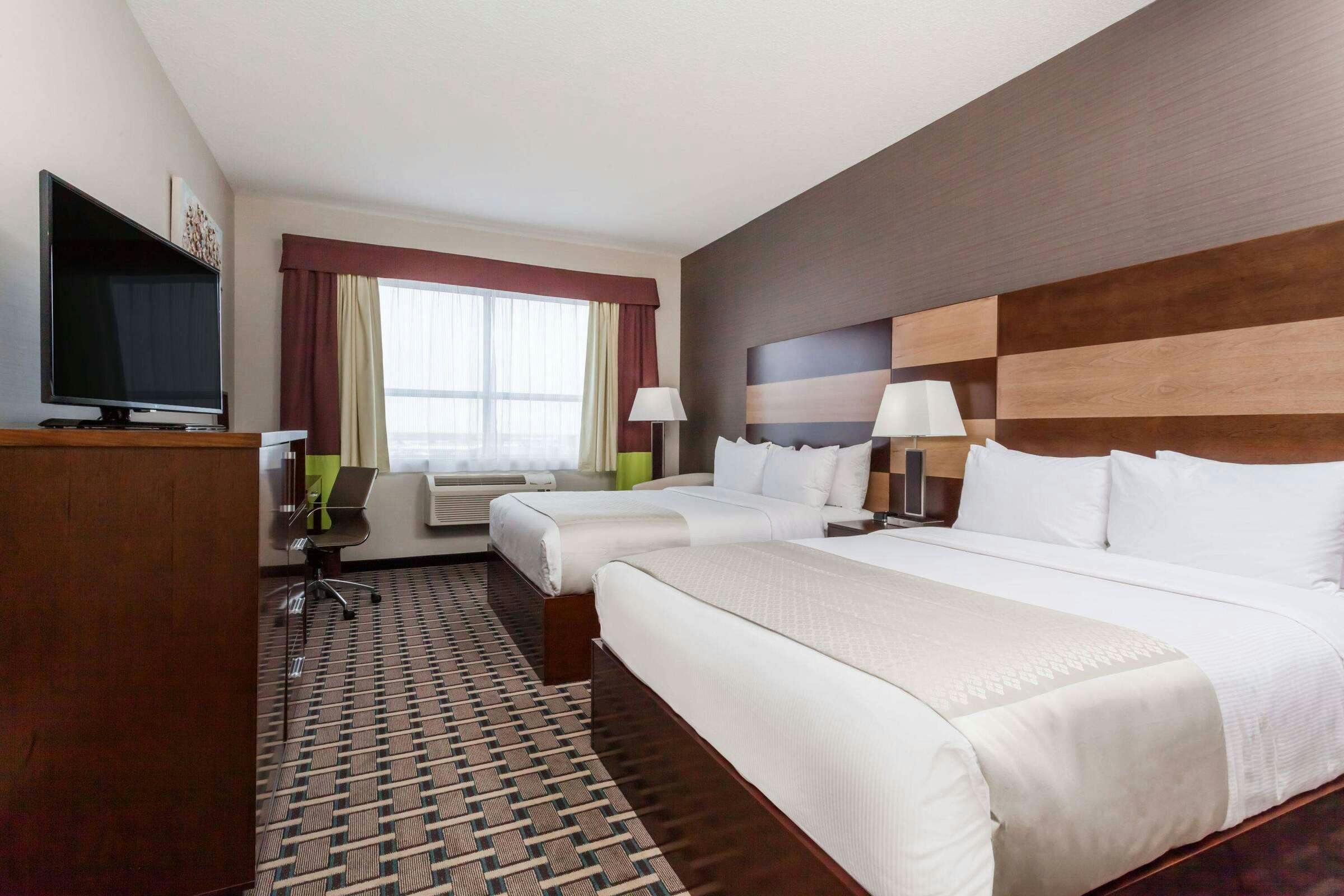 Hotel Wyndham Garden Edmonton Airpor photo 4