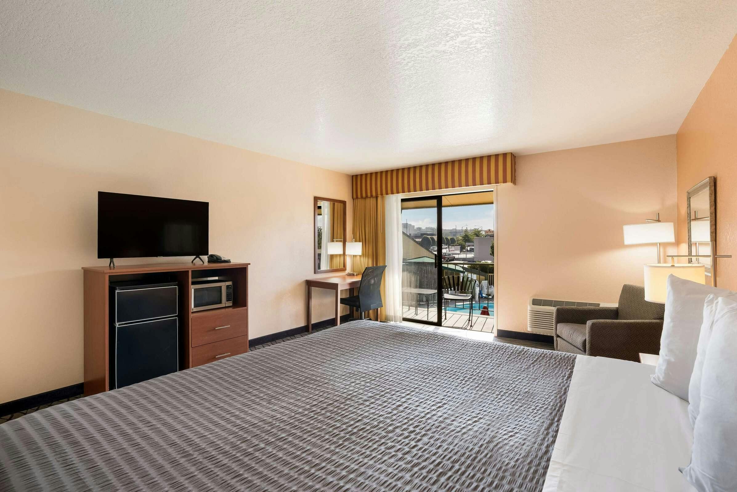 Hotel SureStay Hotel Wenatchee photo 2