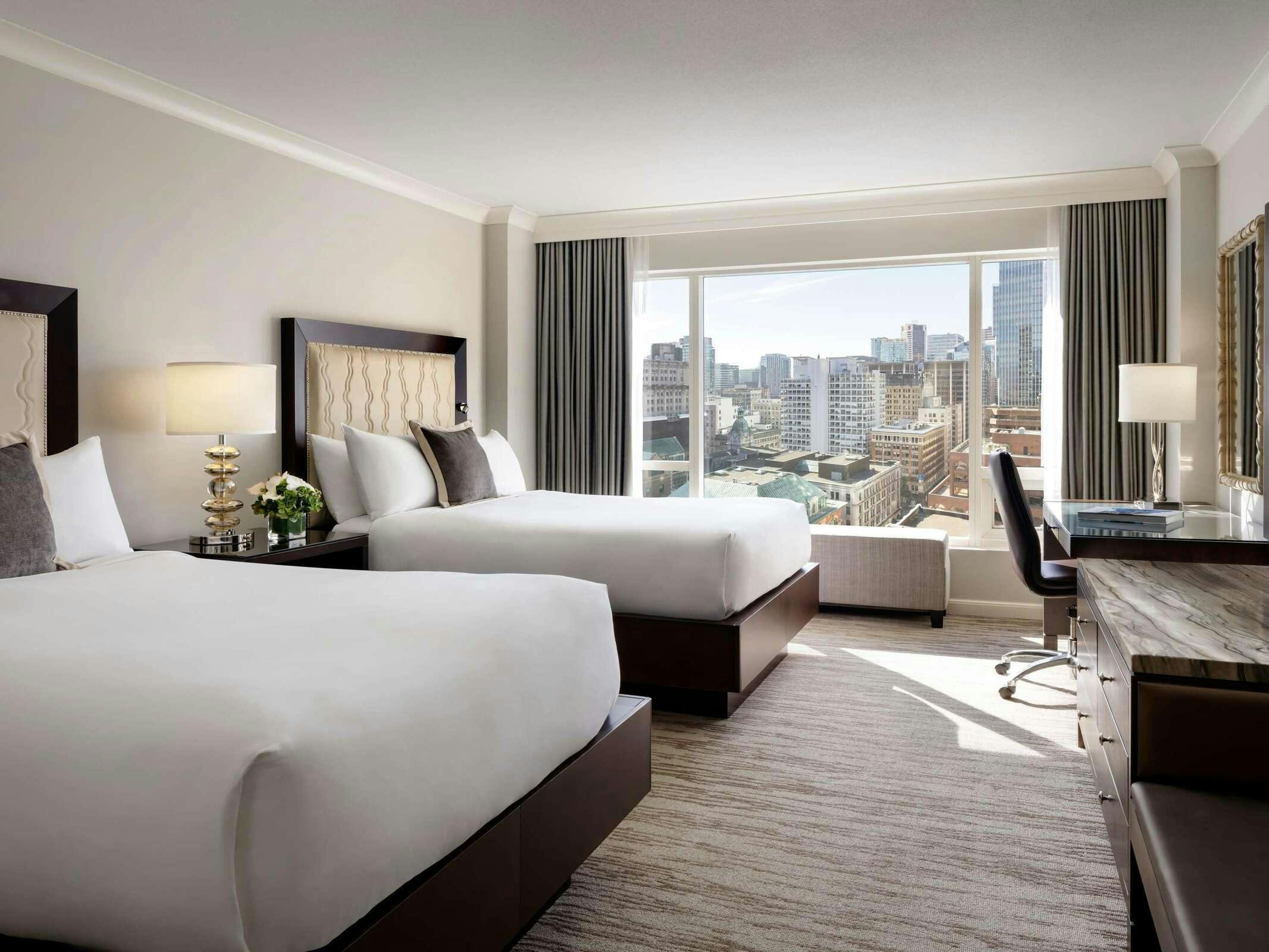 Hotel The Fairmont Waterfront photo 2