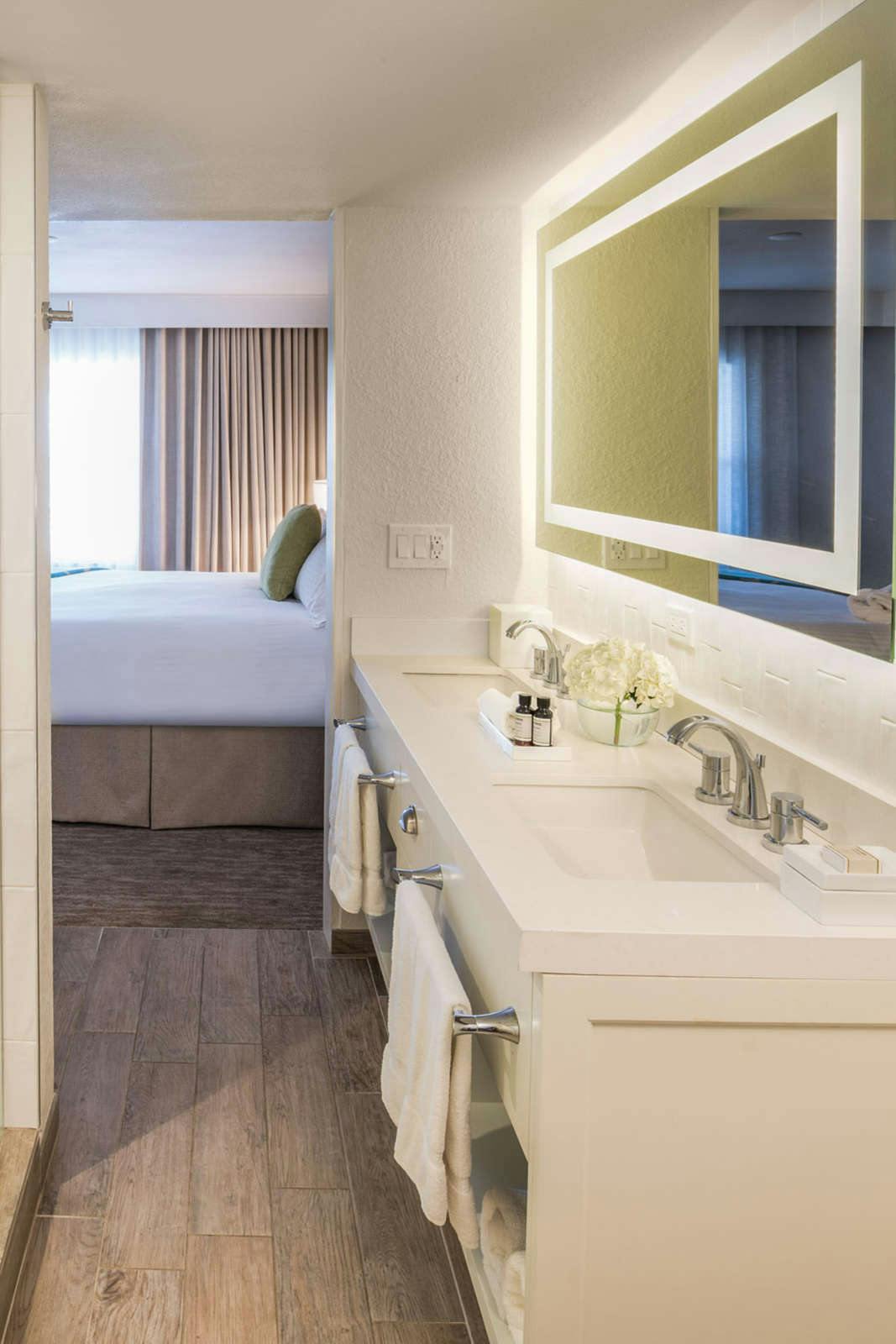 Hotel Beach House Suites photo 4