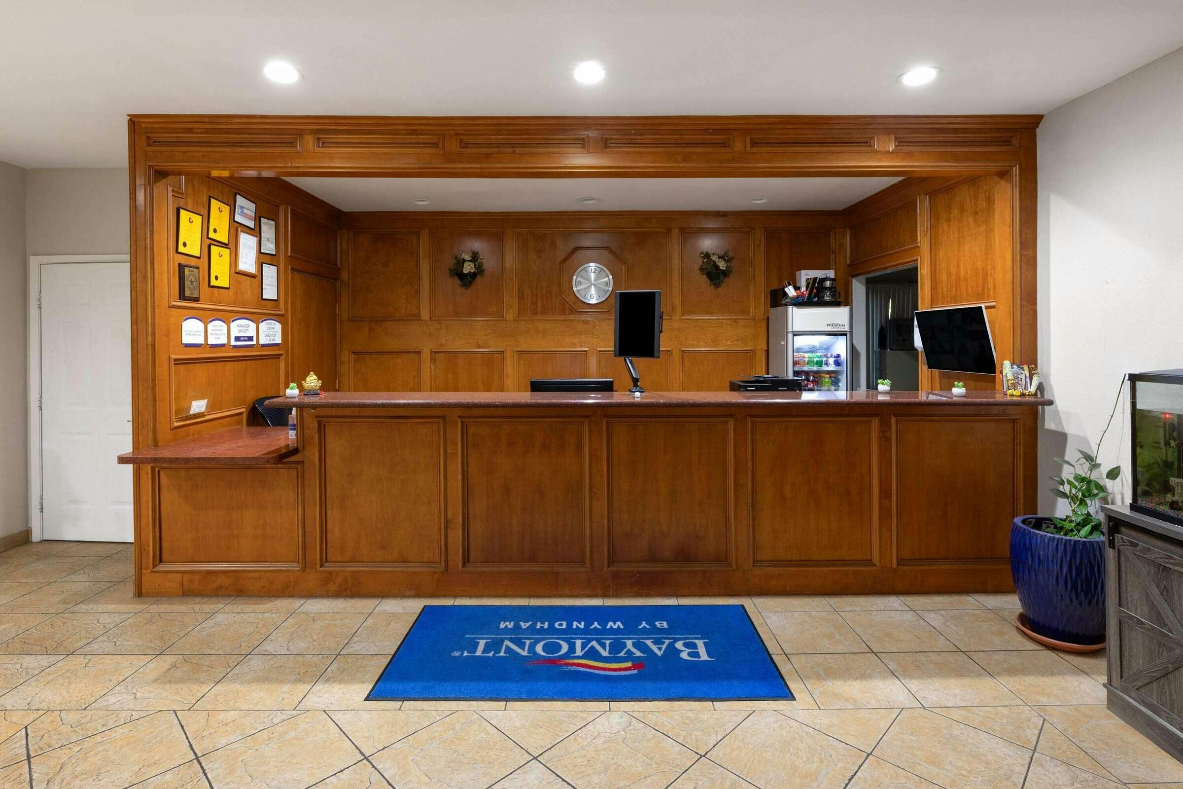 Hotel Baymont Texas City photo 3