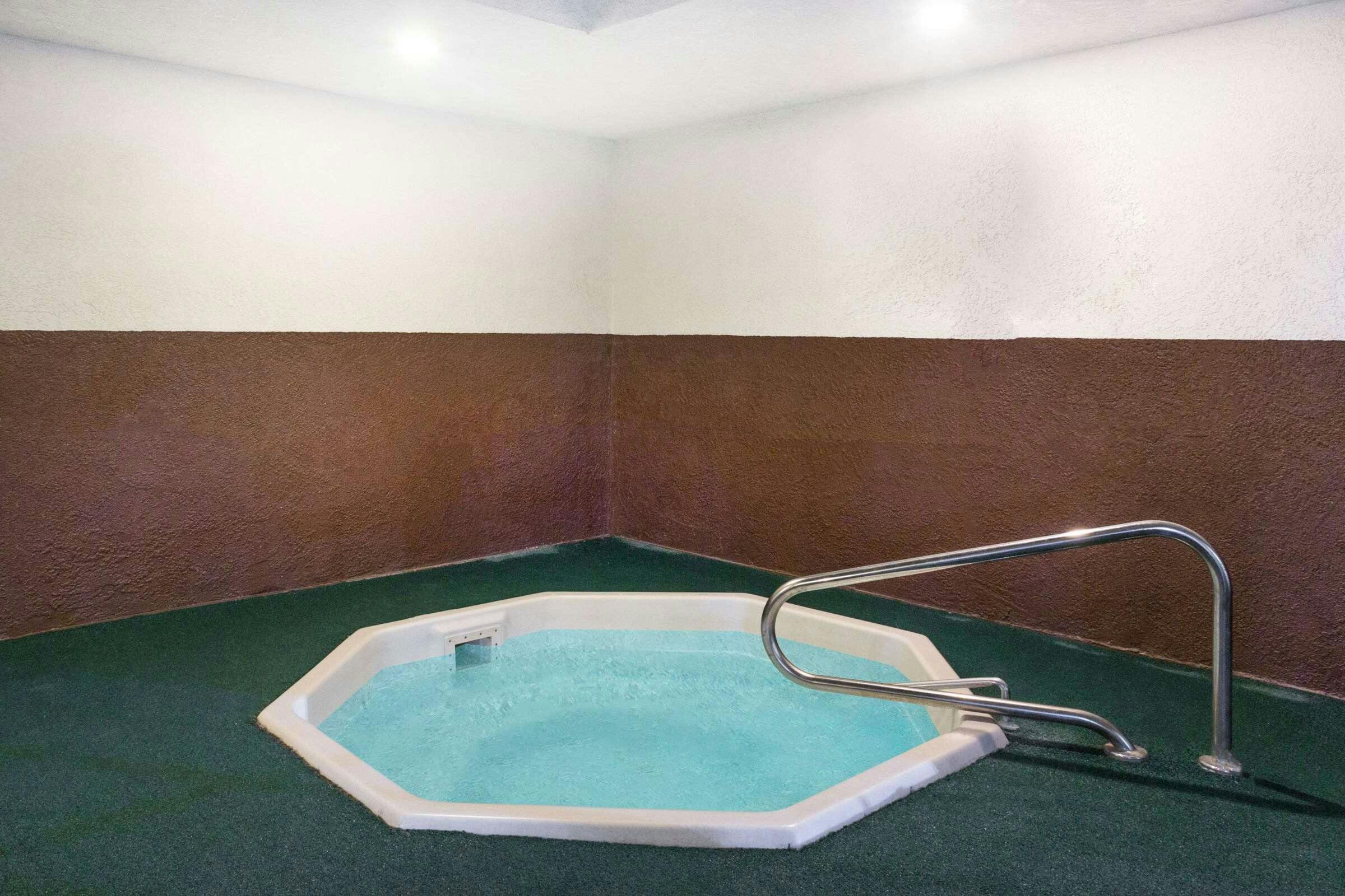 Hotel Days Inn Bishop photo 2