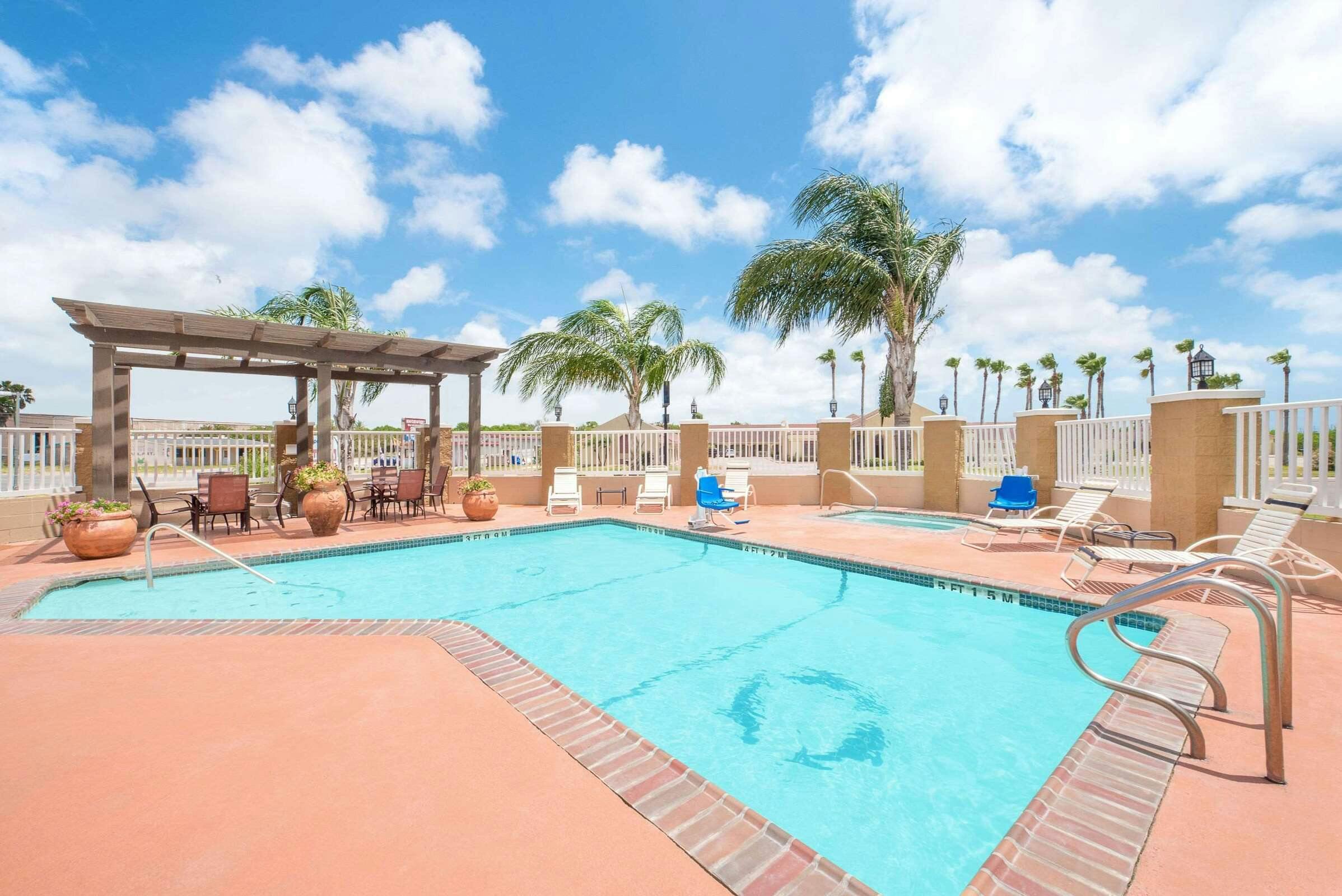 Hotel Microtel Aransas Pass photo 1