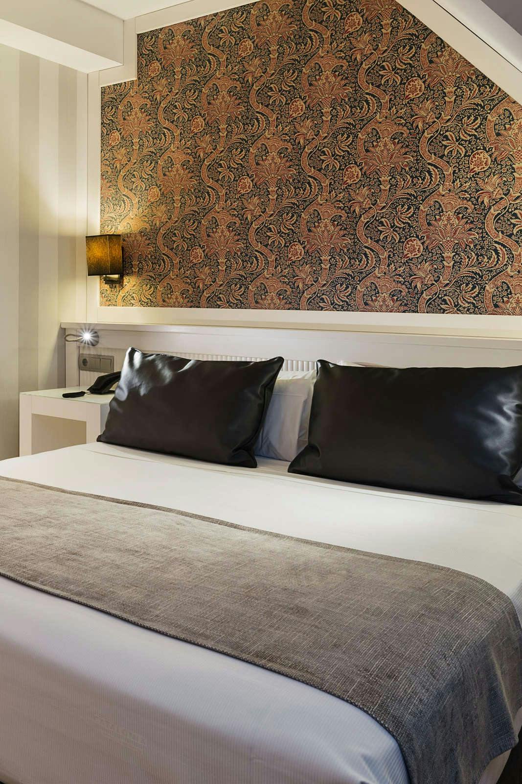 Hotel Catalonia Reina Victoria photo 5