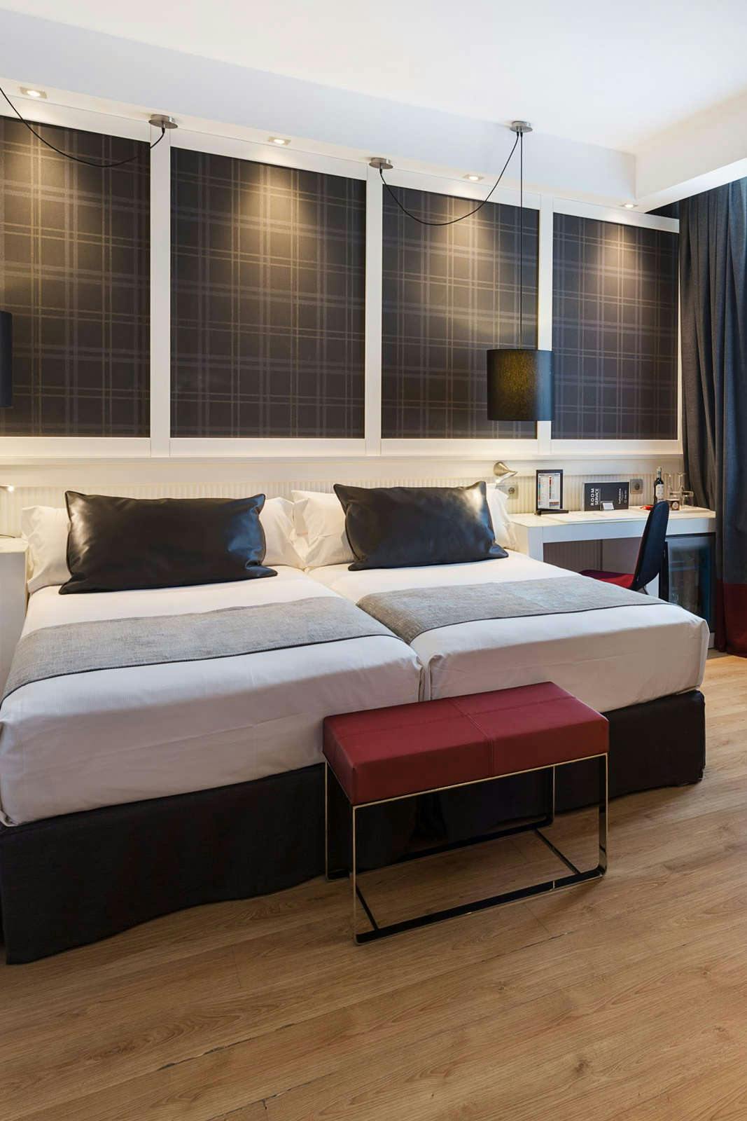 Hotel Catalonia Reina Victoria photo 1