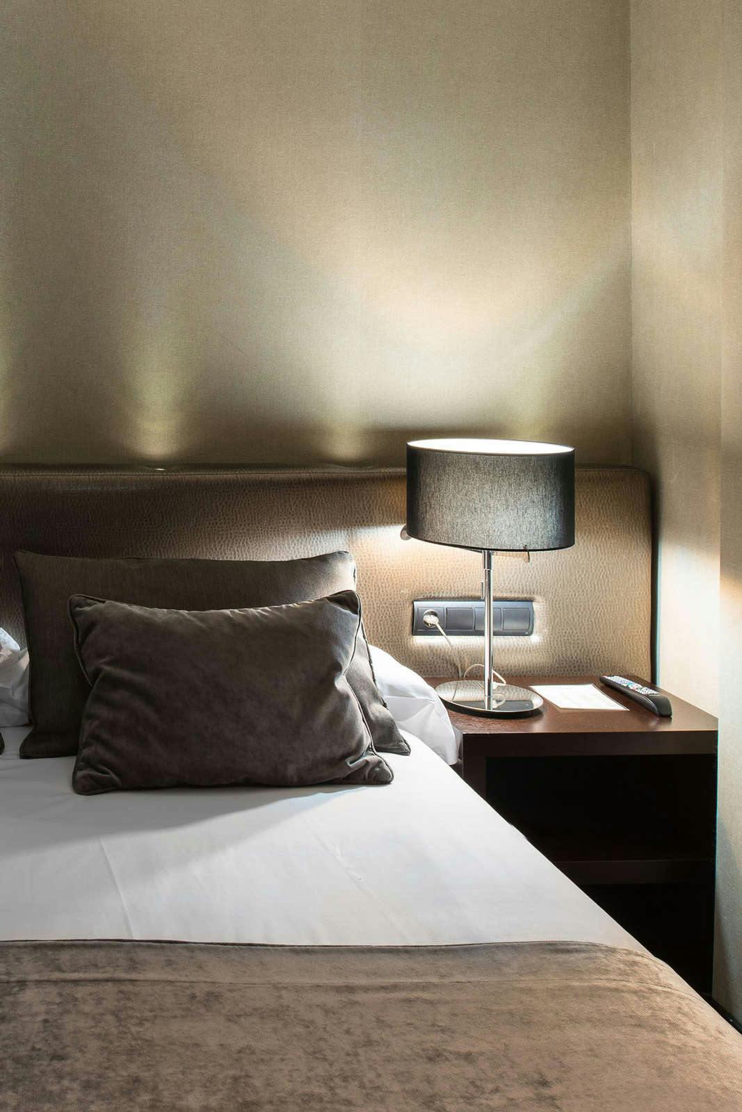 Hotel Catalonia Avinyo photo 3