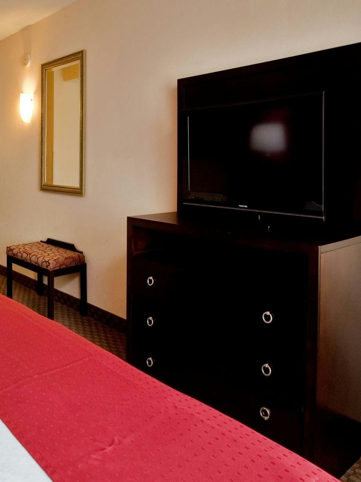 Hotel Holiday Inn Hotel & Suites Cary photo 2